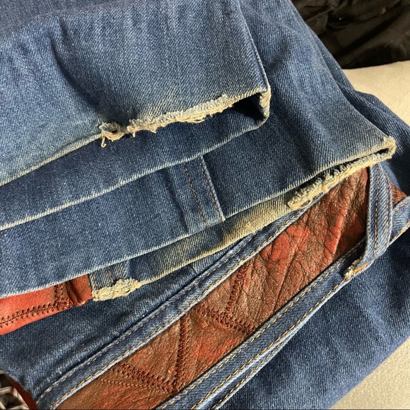 RARE VTG 1970’s OUI Wide Leg Leather
Patchwork Panel Bell Bottom Jeans 34/14 - Picture 8 of 9